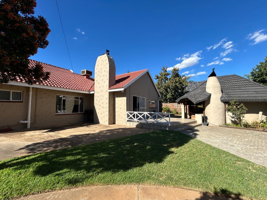4 Bedroom Property for Sale in Monument Heights Northern Cape